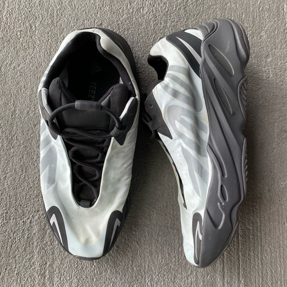 Yeezy Boost 700 Adidas Sneakers